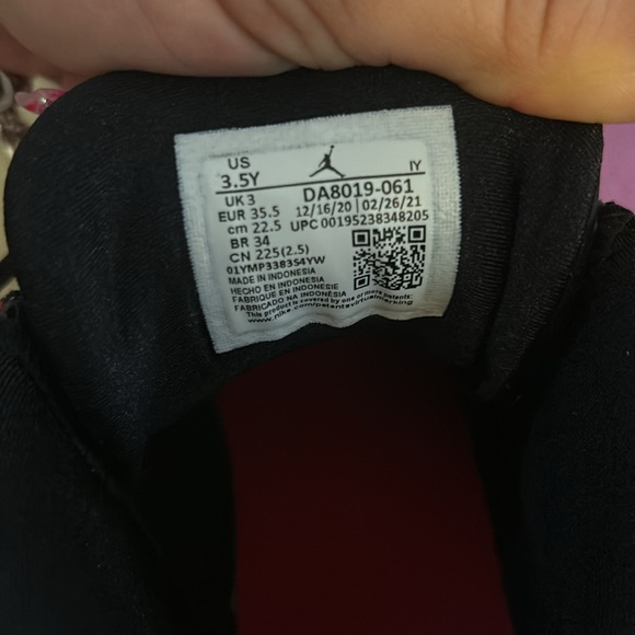 Air Jordan 13 Retro Low Very Berry shoe - Picture 8 of 8